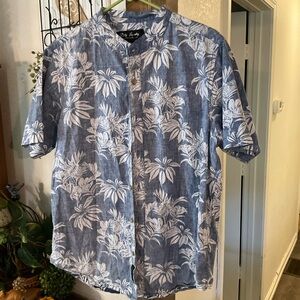 Dirty Laundry Navy and Cream Leaf Print Top like new condition